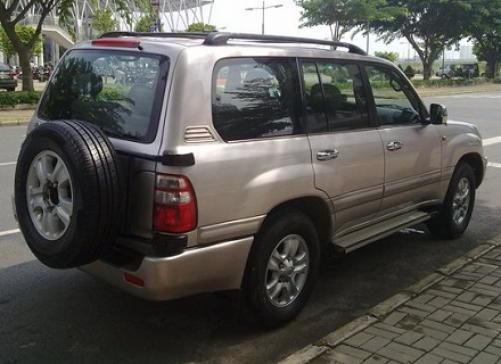 Cho thuê xe Toyota Lancruiser