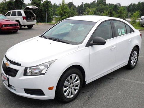 Cho thuê xe 4 chỗ dài hạn Chevrolet Cruze