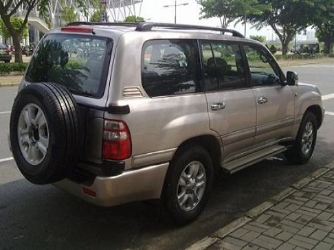 Cho thuê xe Toyota Lancruiser