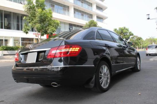 Xe đón tiễn sân bay Mercedes E300