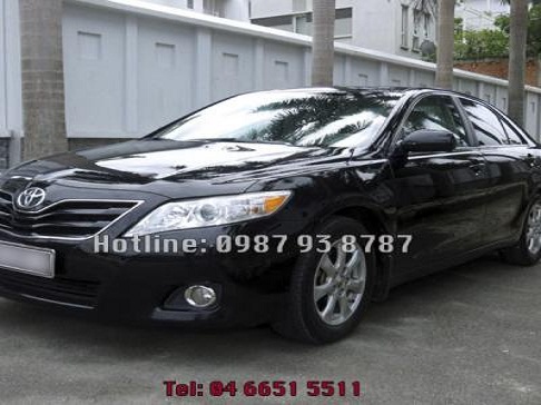 Xe đón tiễn sân bay Toyota Camry LE