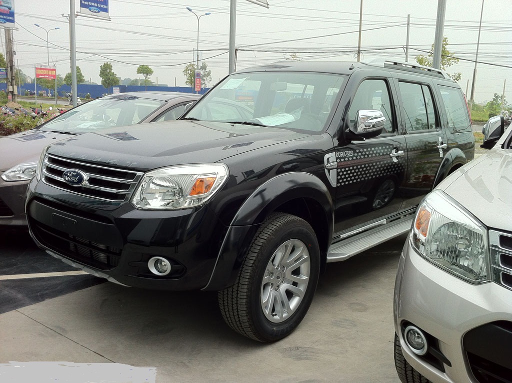 Cho thuê xe 7 chỗ Ford Everest