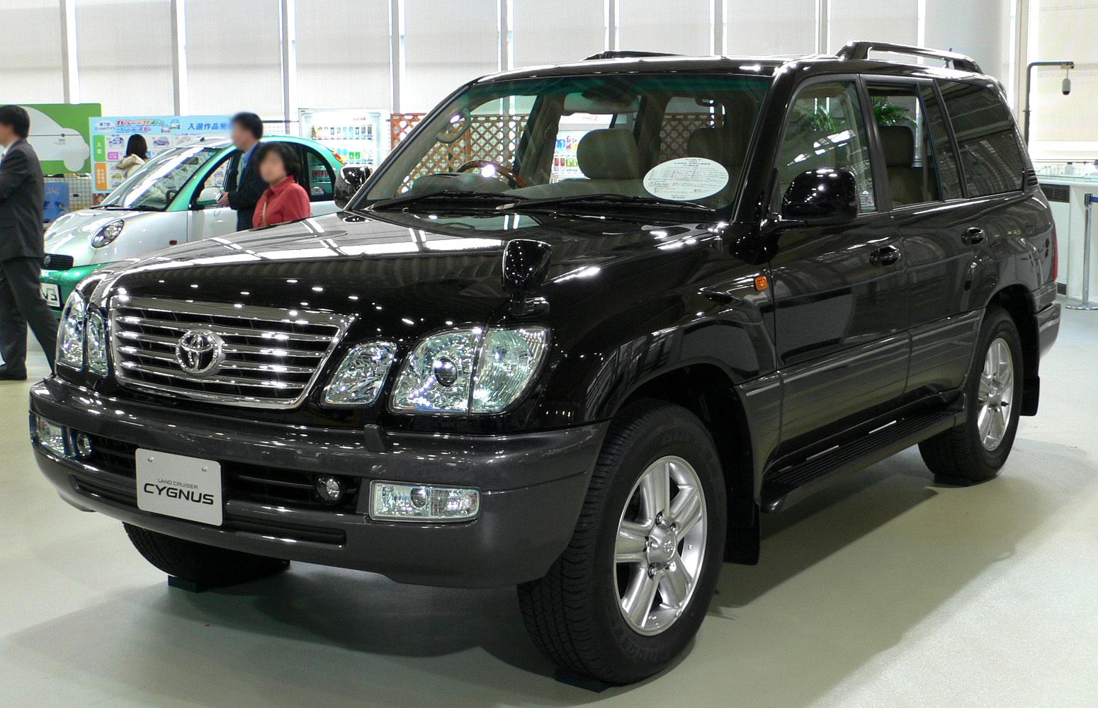 Cho thuê xe Toyota Lancruiser