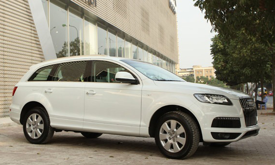 Cho thuê xe VIP Audi Q7