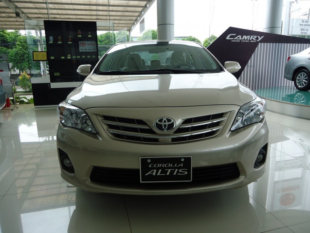 Cho thuê xe 4 chỗ dài hạn Toyota Altis