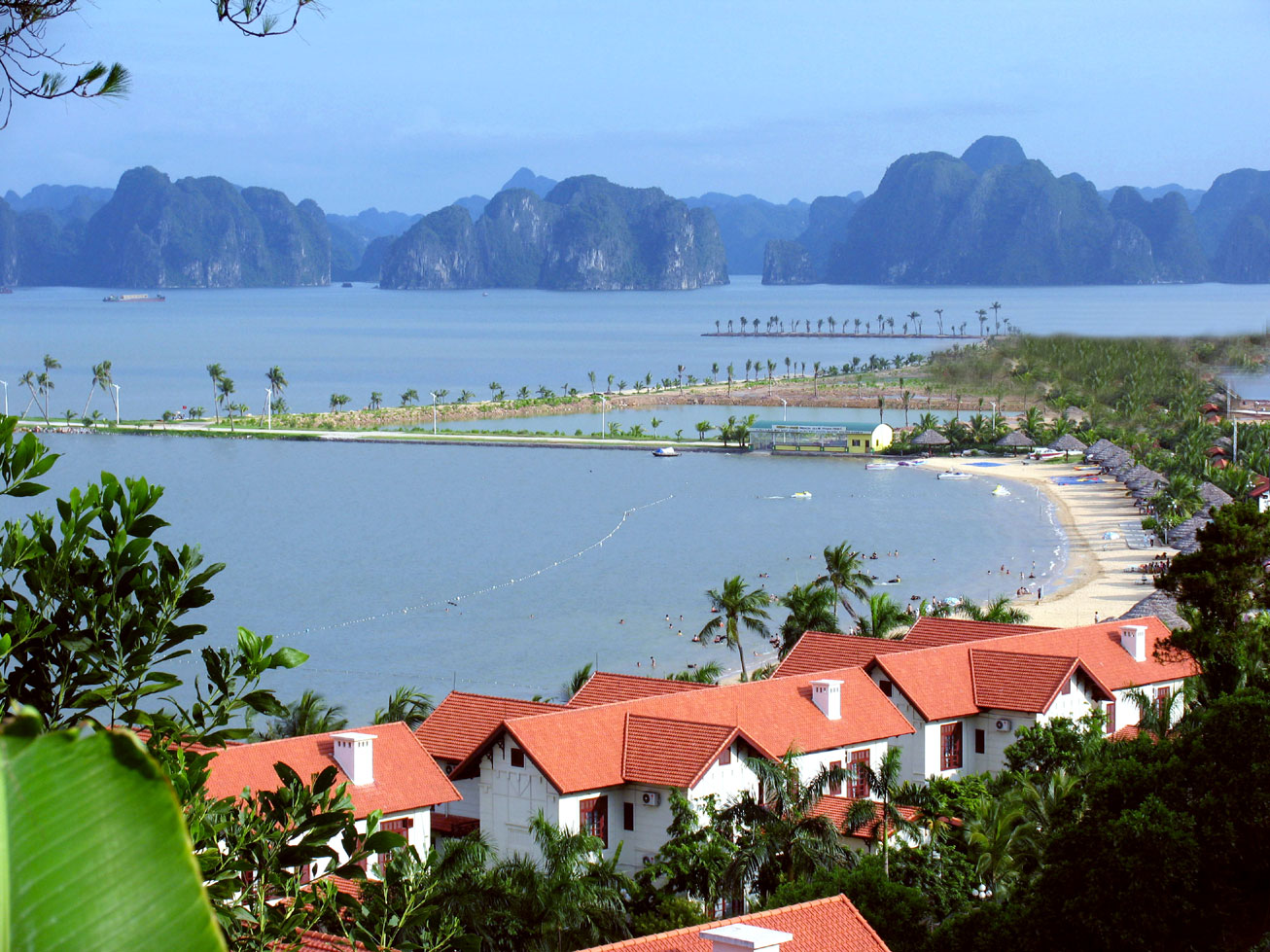 cho thuê xe đi tuần châu - quảng ninh