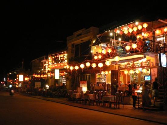 dịch vụ cho thuê xe du lịch đi hội an