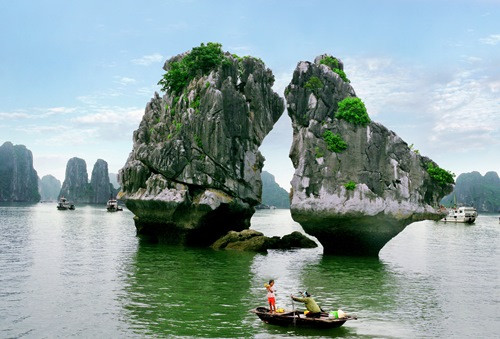 thuê xe du lịch đi hạ long giá rẻ