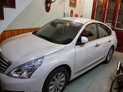 Cho thuê xe cưới màu trắng Nissan Teana