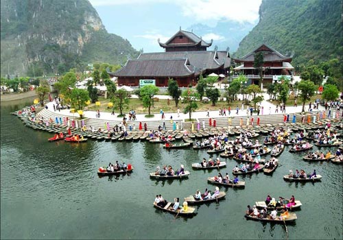 Cho thuê xe 35 chỗ đi Tour Hà Nội - Chùa Bãi Đính - Hoa Lư - Ninh Bình 