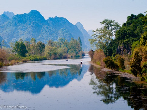 Cho thuê xe đi tour du lịch chùa Hương