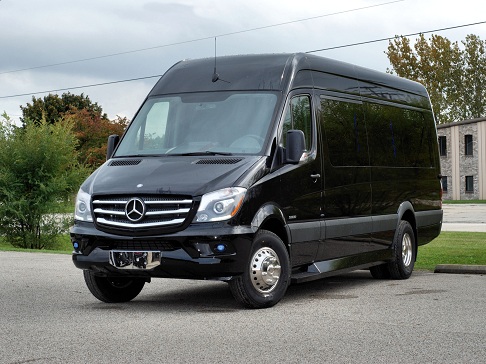 Xe đón tiễn sân bay Mercedes Sprinter