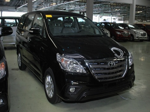 Cho thuê xe đón tiễn sân bay Toyota Innova G